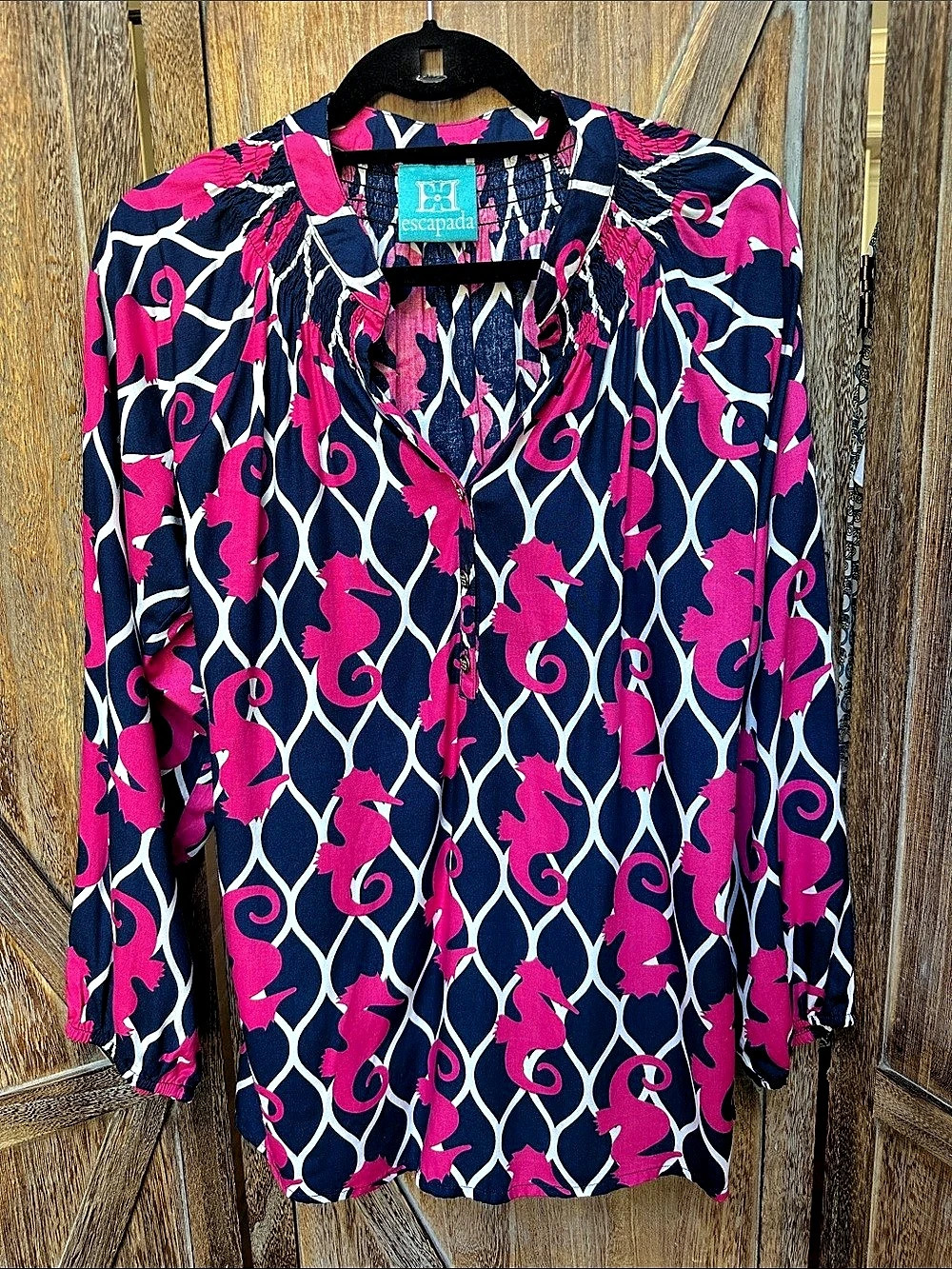 Escapada Seahorse Print Rayon Blouse in Blue & Pink Like New Women’s Size Large